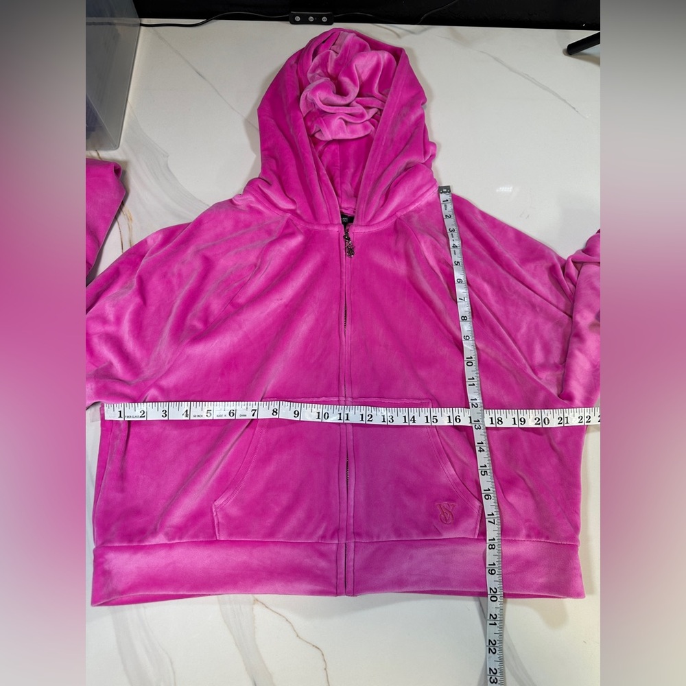 Victoria Secret On Point Tracksuit set - Picture 2 of 9